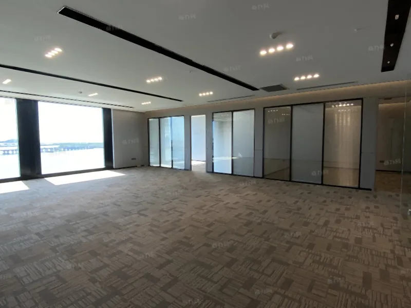 恒裕前海金融中心200平米精装办公室出租_前海写字楼 实景图2