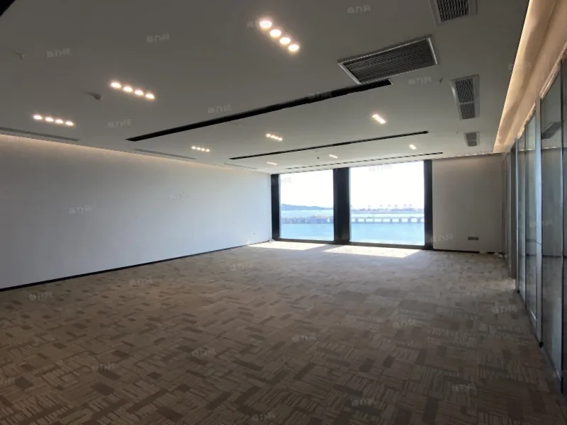 恒裕前海金融中心200平米精装办公室出租_前海写字楼 实景图4