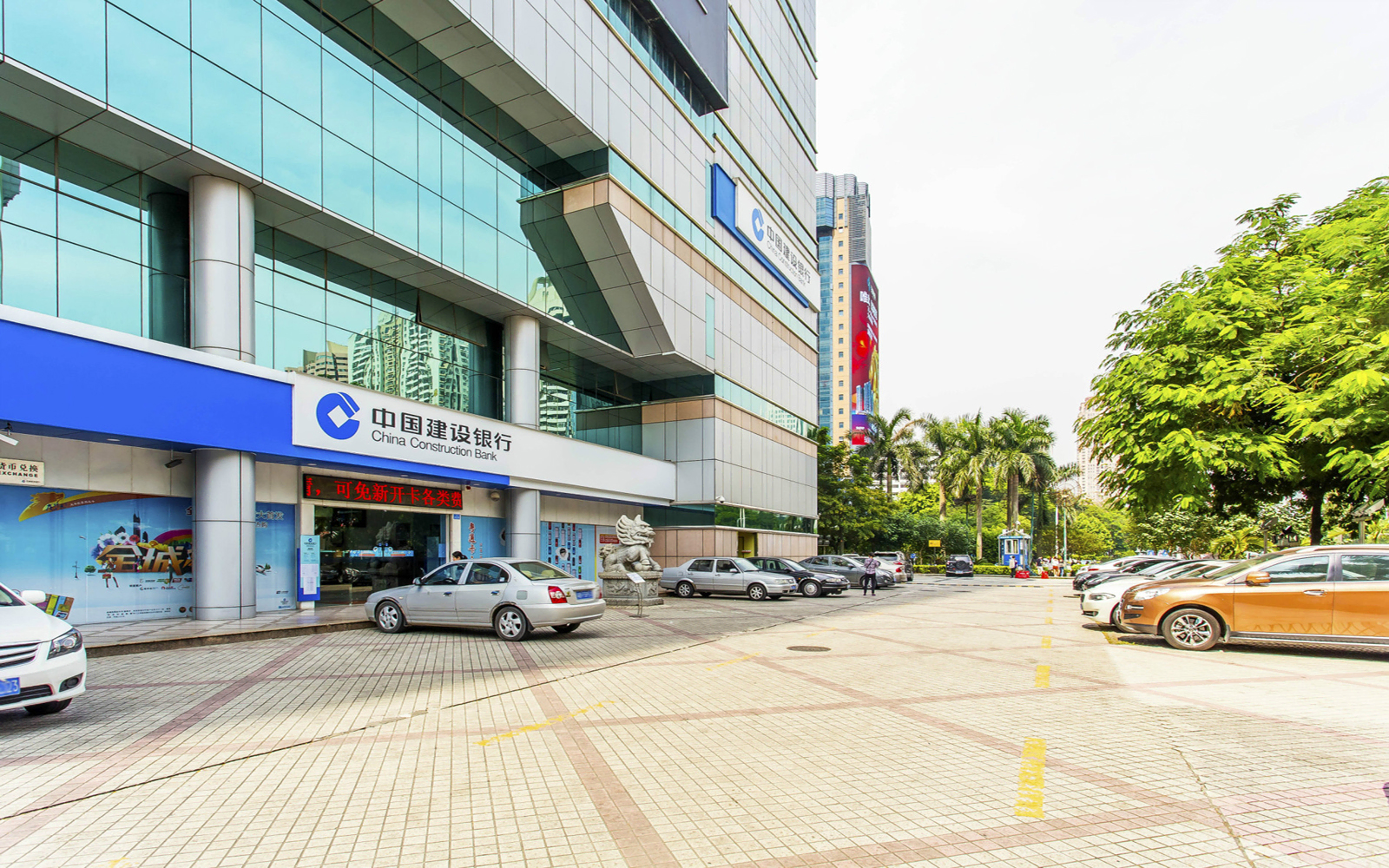 鸿昌广场 - 深圳罗湖区写字楼出租 · 资料图 4 鸿昌广场 楼盘图片