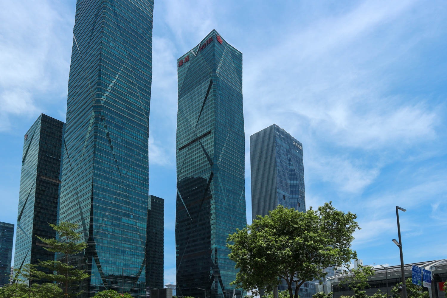 皇岗商务中心 - 深圳福田区写字楼出租 · 实景图 1