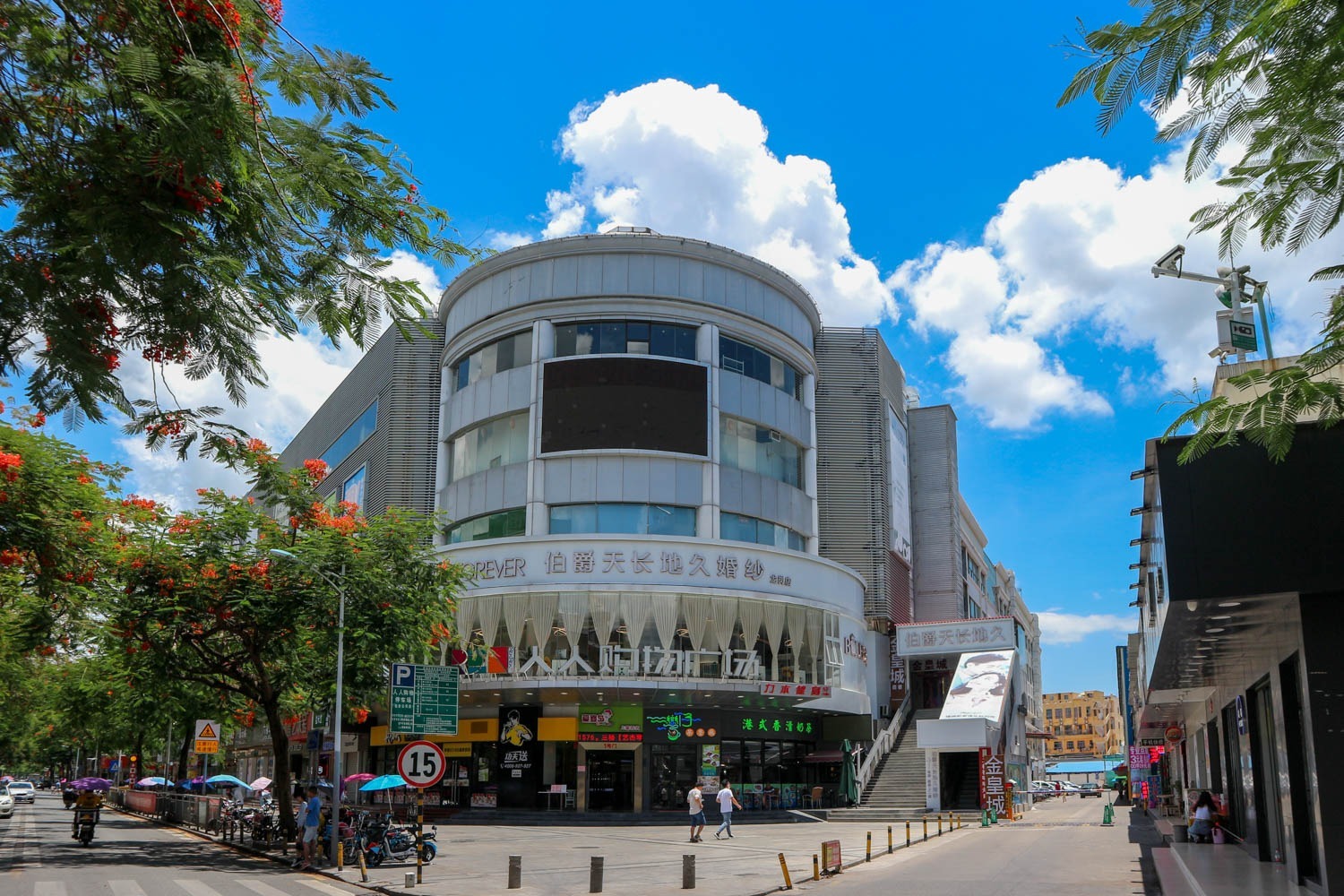 富德中心 - 深圳龙岗区写字楼出租 · 实景图 1