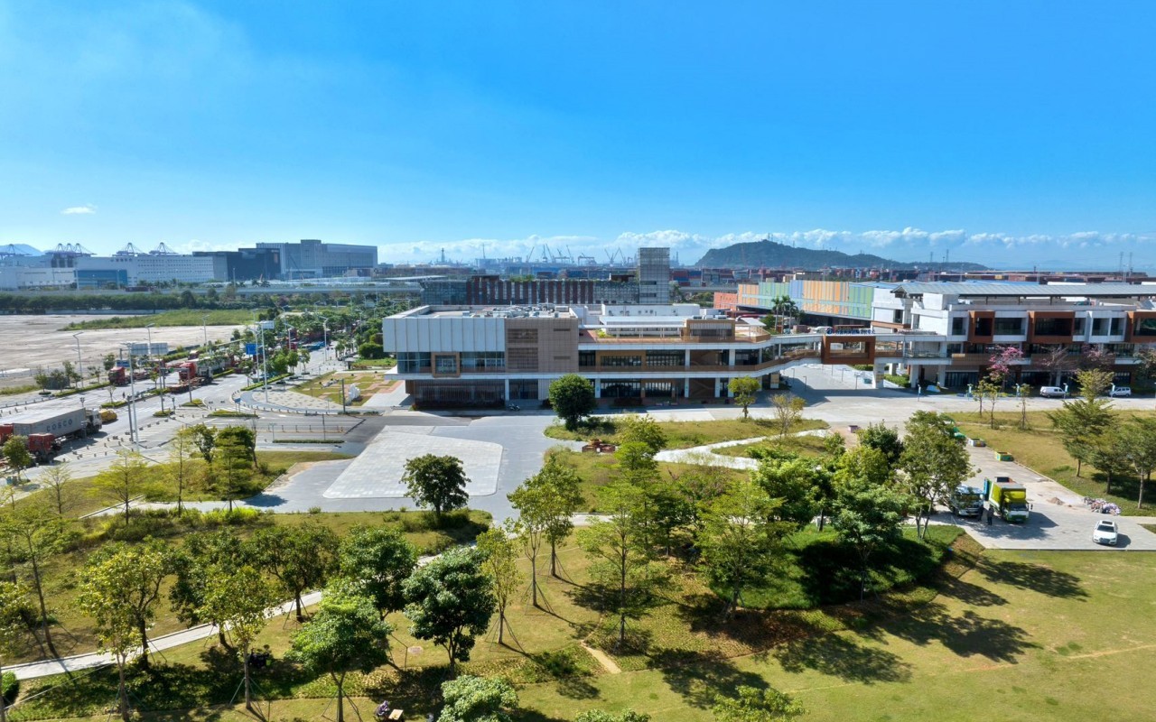 方直前海国际文化中心(二元桥深港设计创意产业园) - 深圳南山区写字楼出租 · 资料图 6 方直前海国际文化中心(二元桥深港设计创意产业园) 楼盘图片