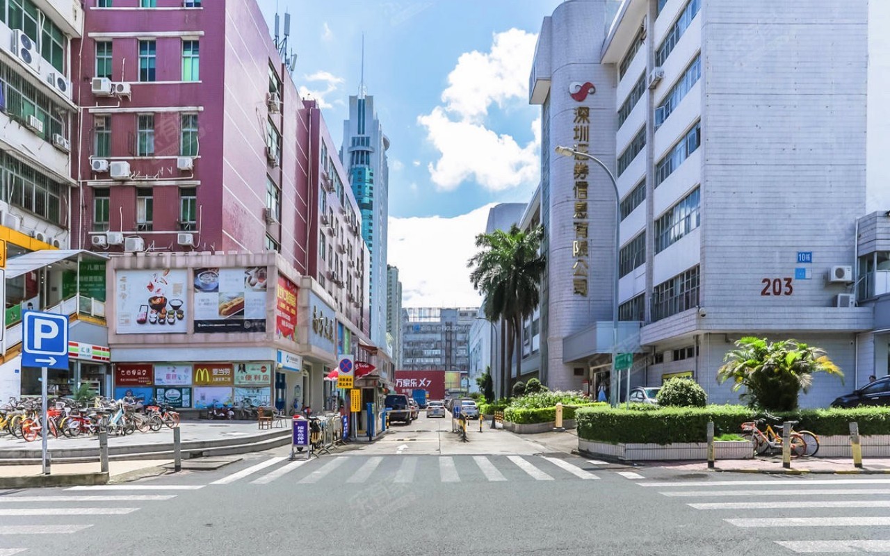 上步工业区305栋 - 深圳福田区写字楼出租 · 实景图 1