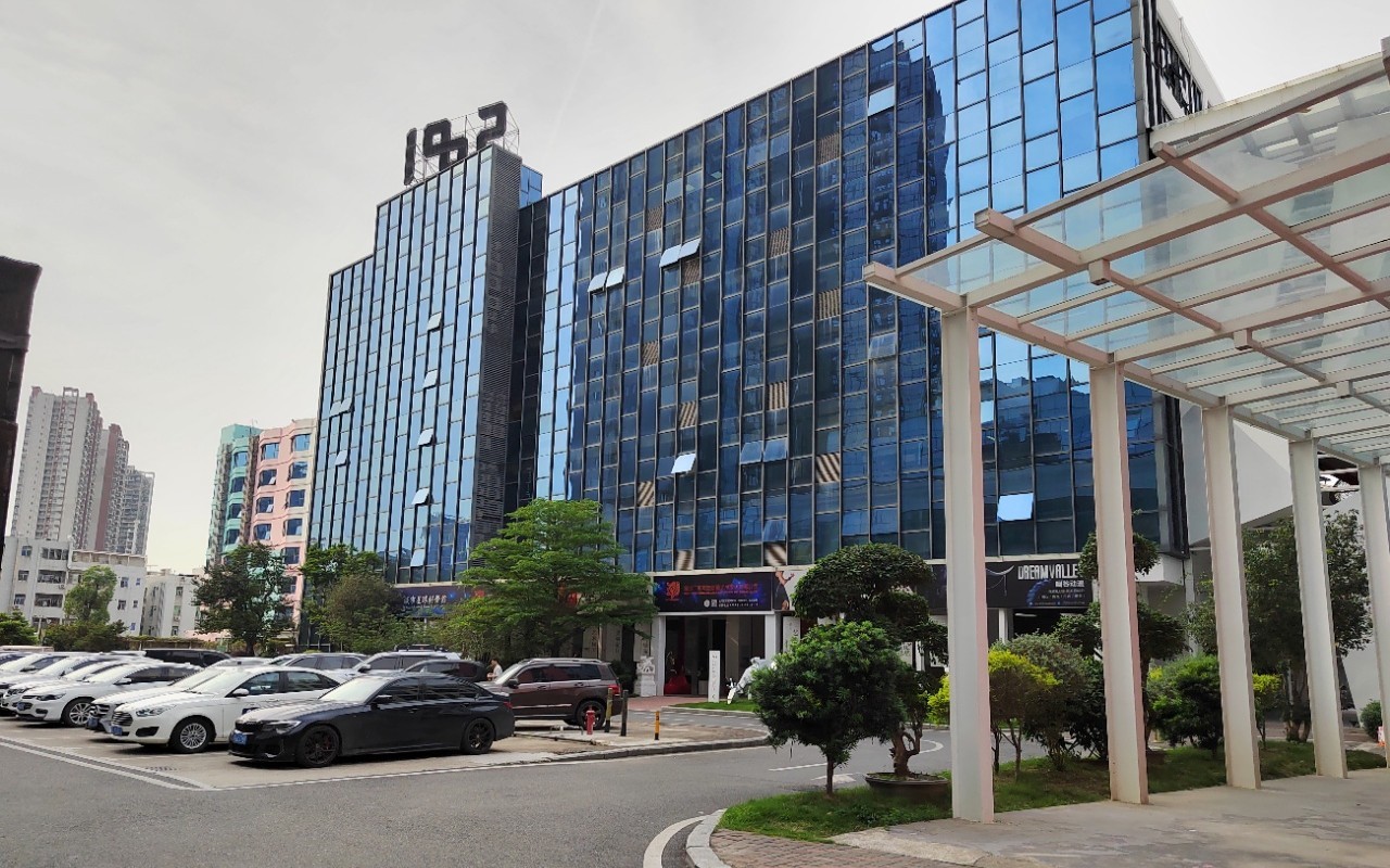 182设计园 - 深圳龙岗区写字楼出租 · 实景图 1