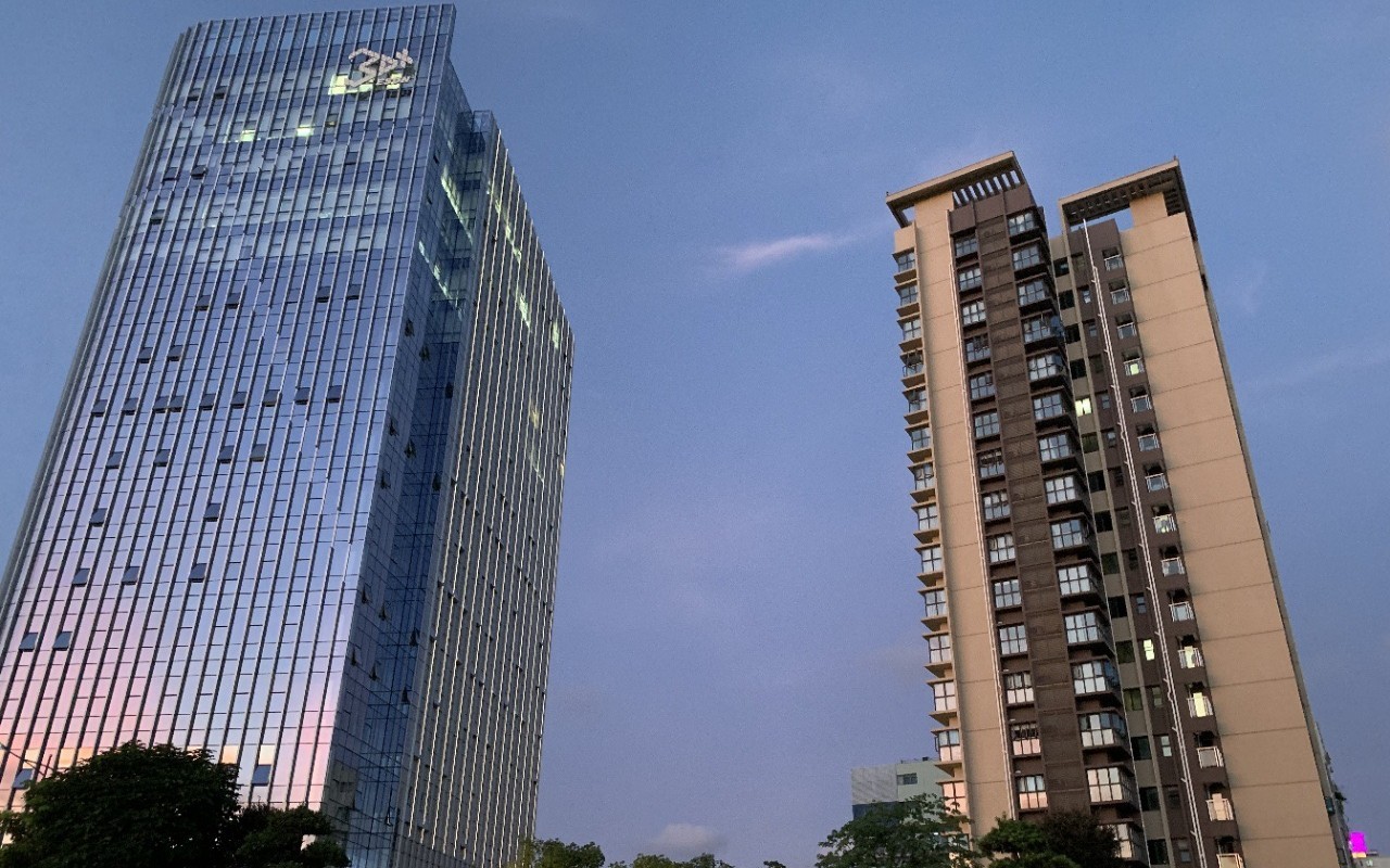 易尚三维产业园 - 深圳宝安区写字楼出租 · 实景图 1