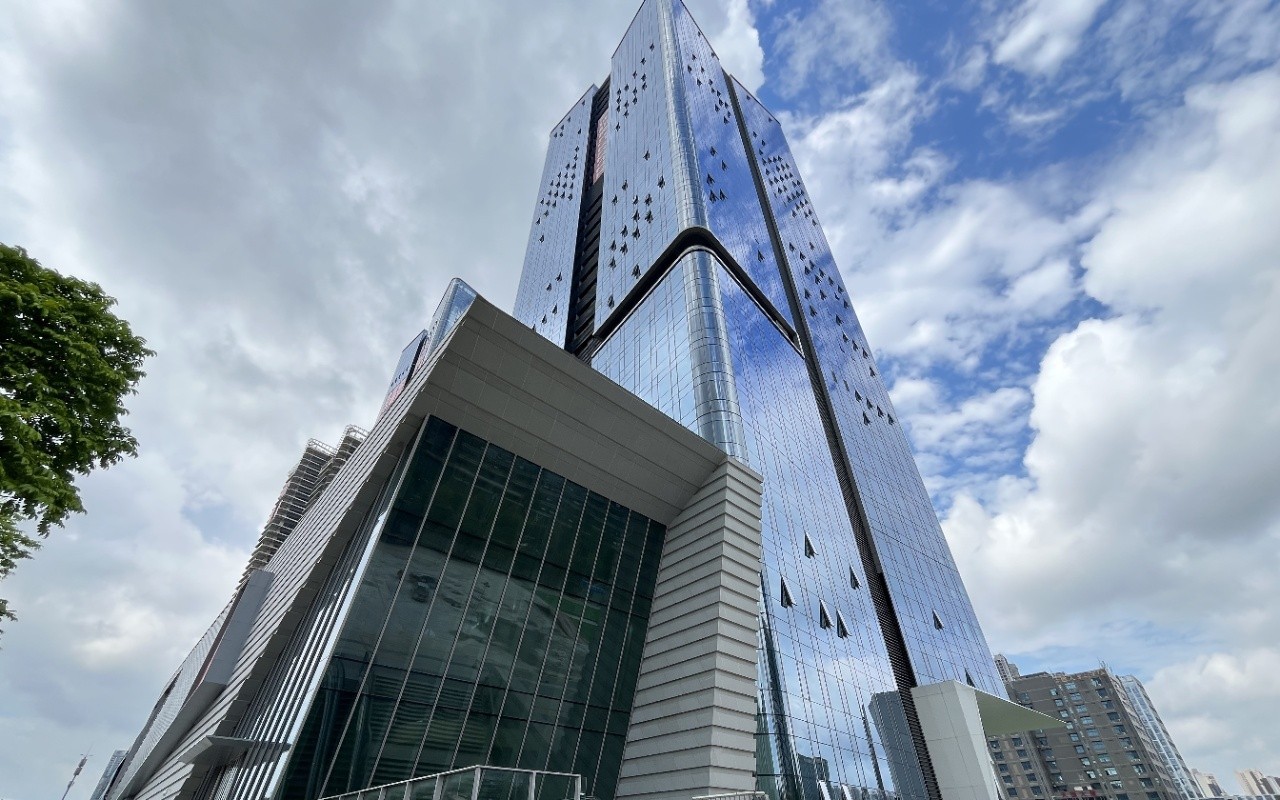 大运湾东中心 - 深圳龙岗区写字楼出租 · 实景图 1