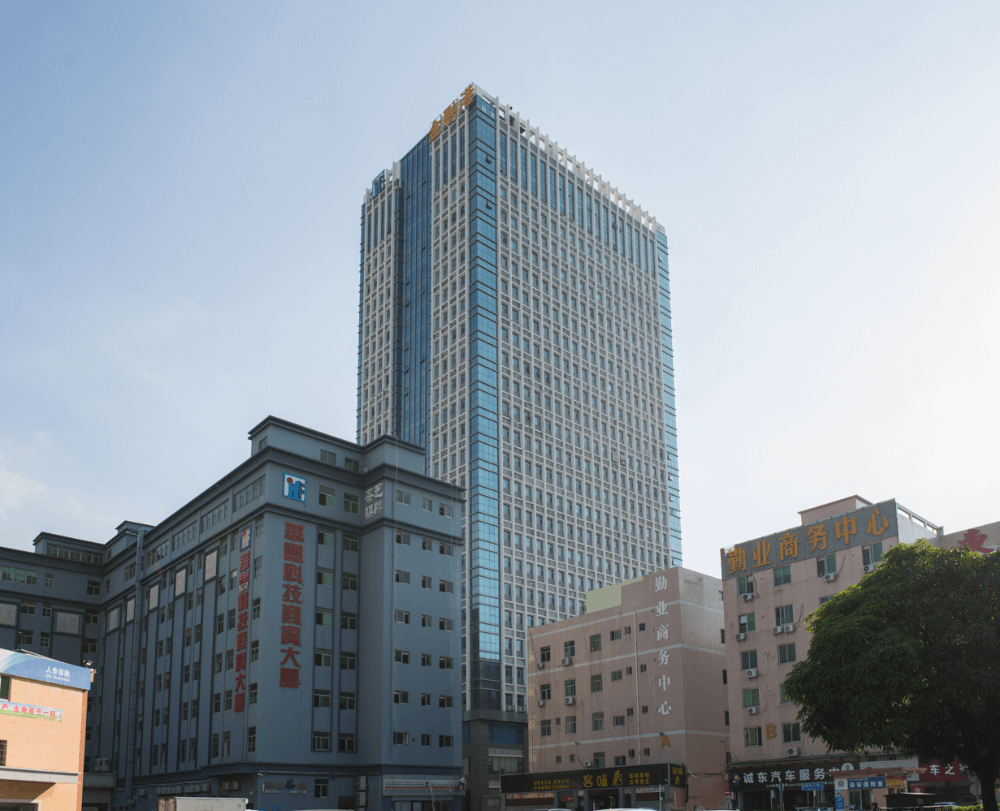 华丰金融港 - 深圳宝安区写字楼出租 · 实景图 1