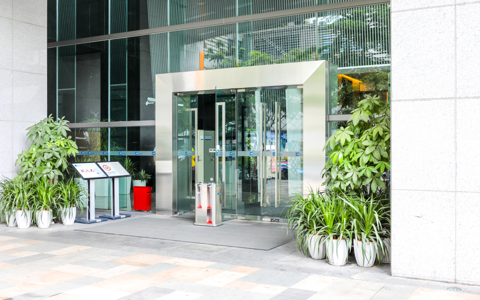 满京华盈丰商务中心 - 深圳龙岗区写字楼出租 · 资料图 6 满京华盈丰商务中心 楼盘图片