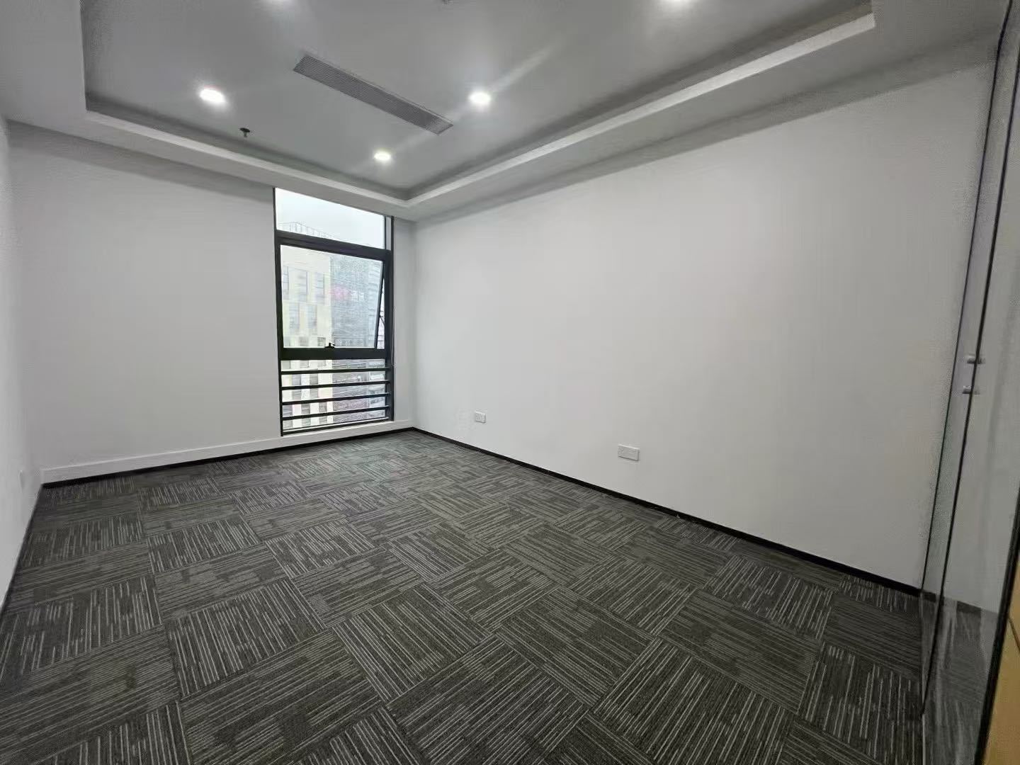 TCL国际E城396平米精装办公室出租_南头 - 办公空间资料图 8 TCL国际E城 办公室隔间