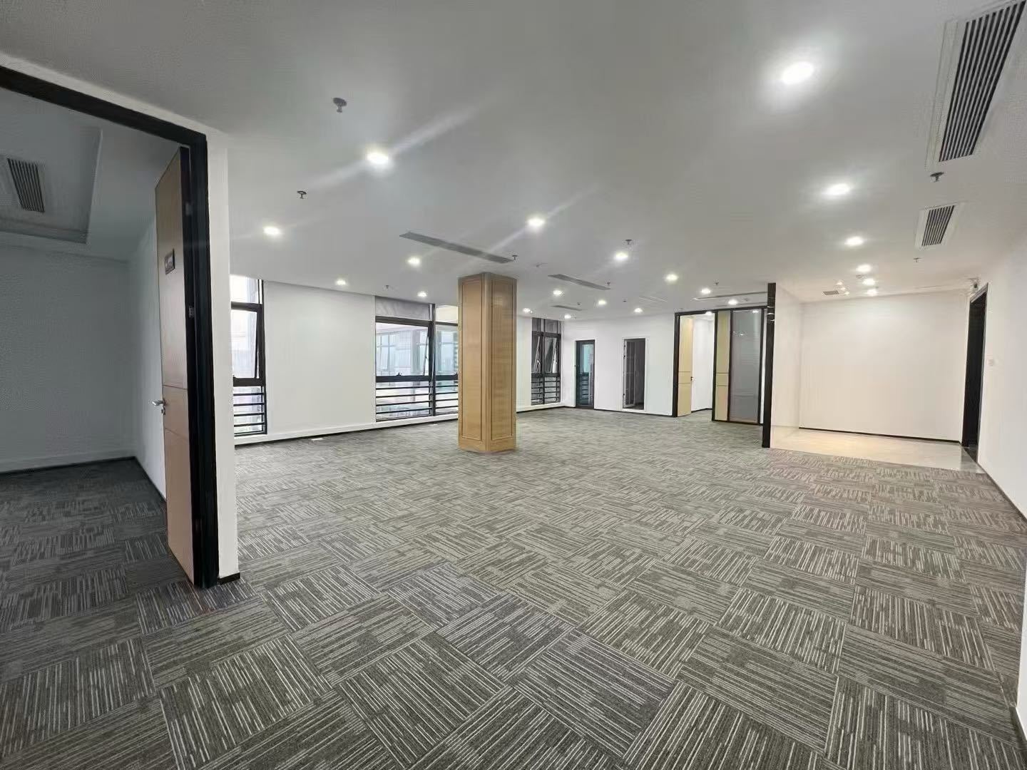 TCL国际E城396平米精装办公室出租_南头 - TCL国际E城写字楼出租户型 · 实景图 1