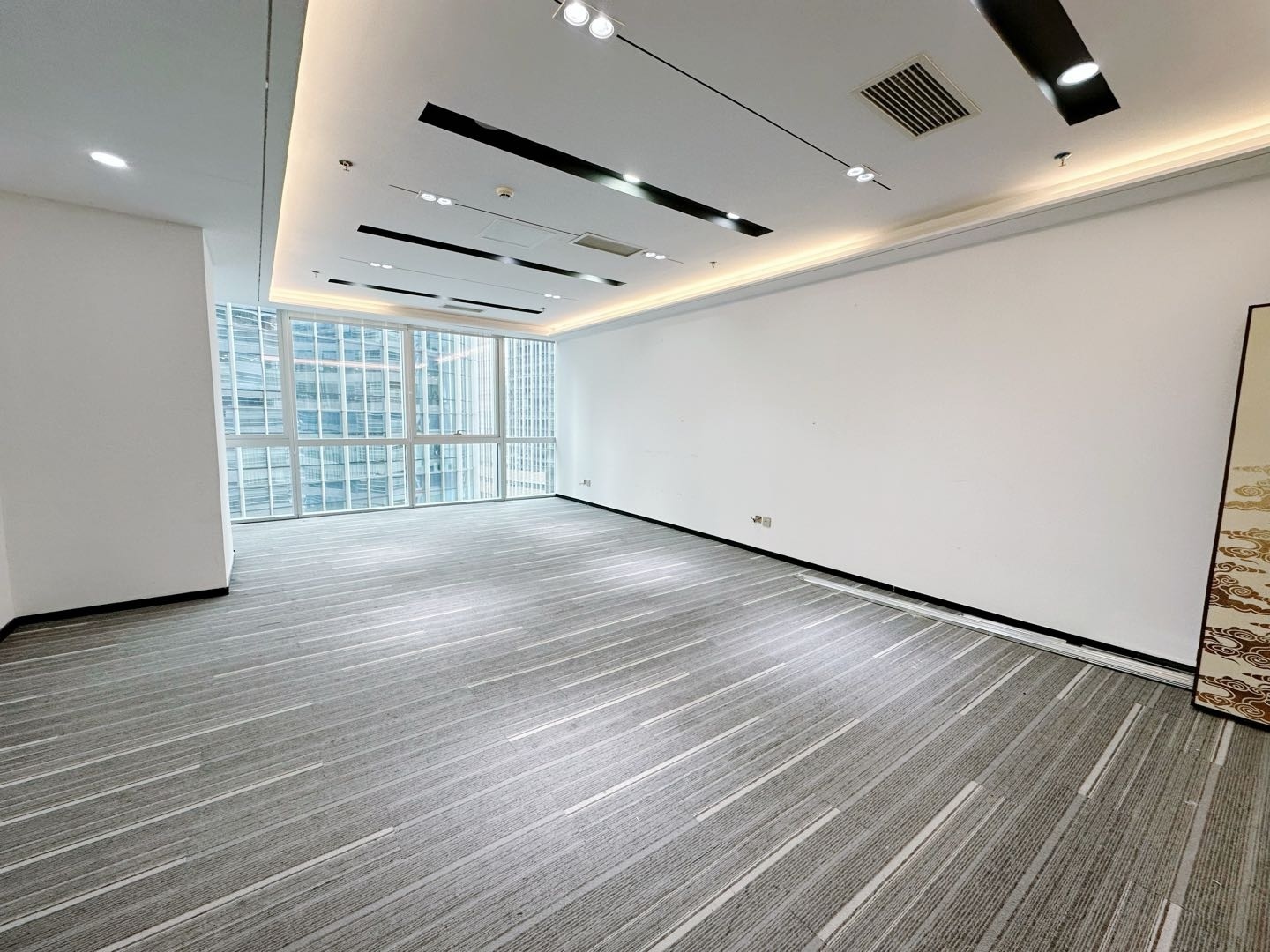 大冲商务中心543平米精装办公室出租_科技园 - 办公空间资料图 7 大冲商务中心 办公室隔间