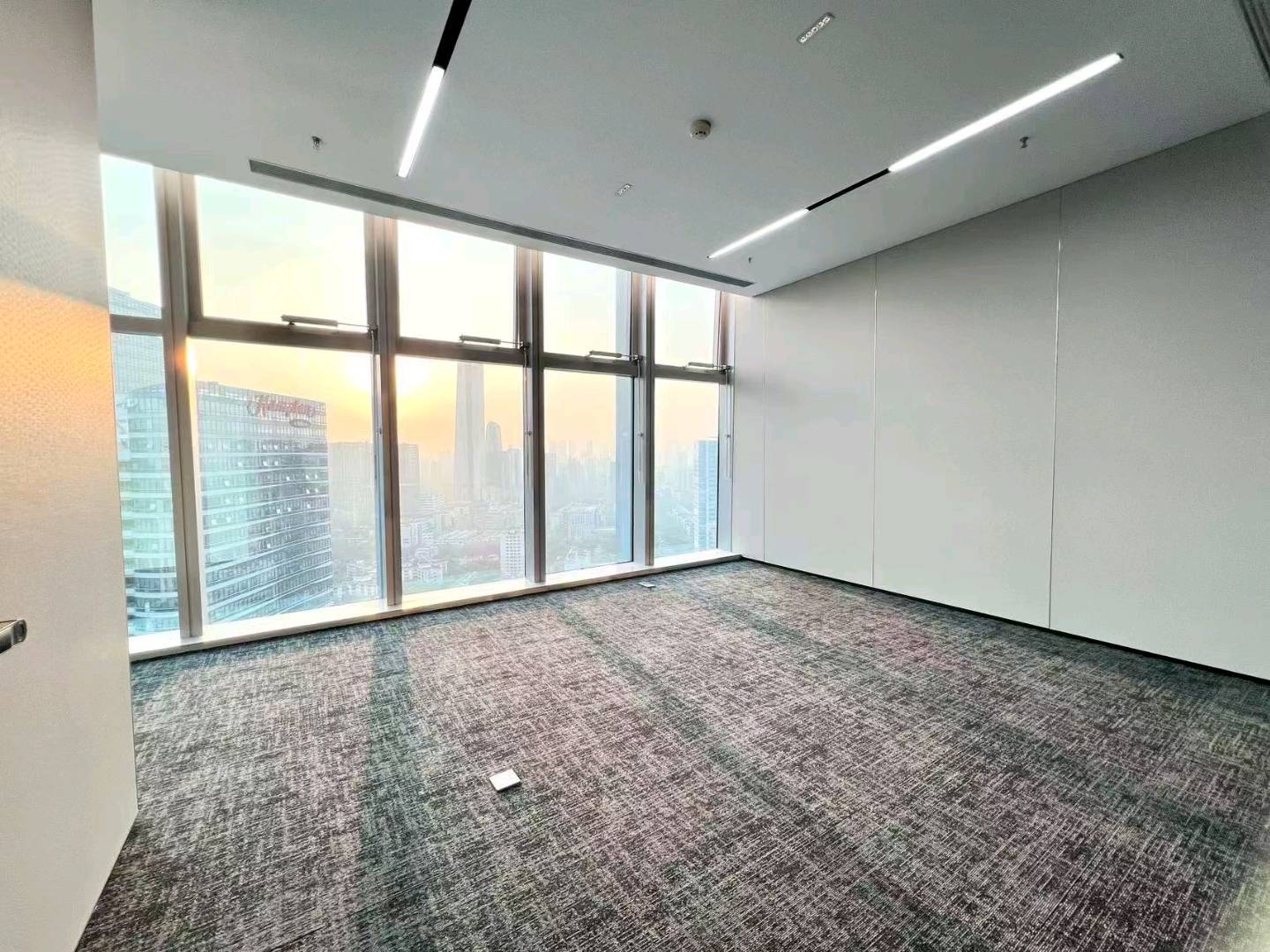 康泰创新广场258平米精装办公室出租_科技园 - 办公空间资料图 5 康泰创新广场 办公室隔间