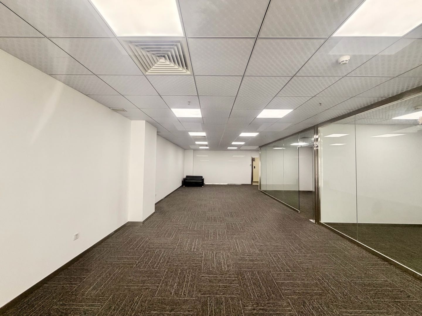 兰光科技大厦216平米精装办公室出租_科技园 - 办公空间资料图 2 兰光科技大厦 办公室开间
