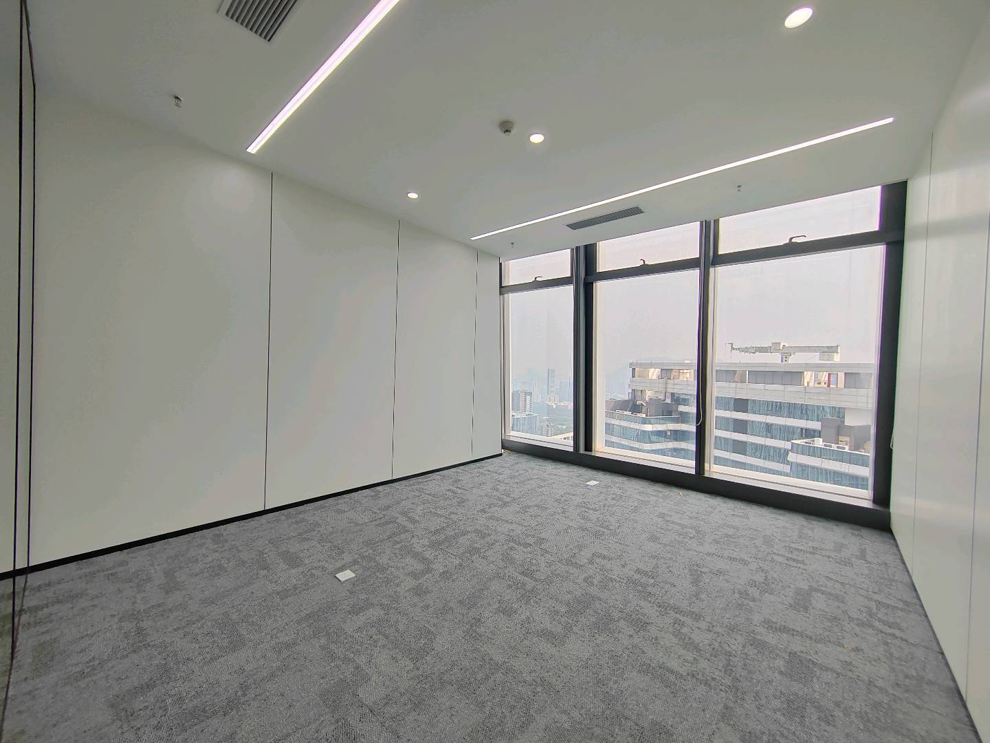卓越前海壹号212平米精装办公室出租_前海 - 办公空间资料图 9 卓越前海壹号 办公室隔间