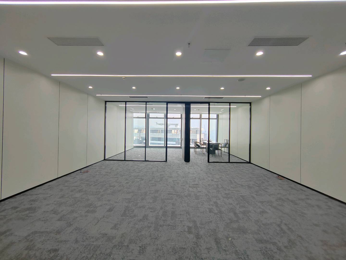 卓越前海壹号212平米精装办公室出租_前海 - 办公空间资料图 4 卓越前海壹号 办公室开间