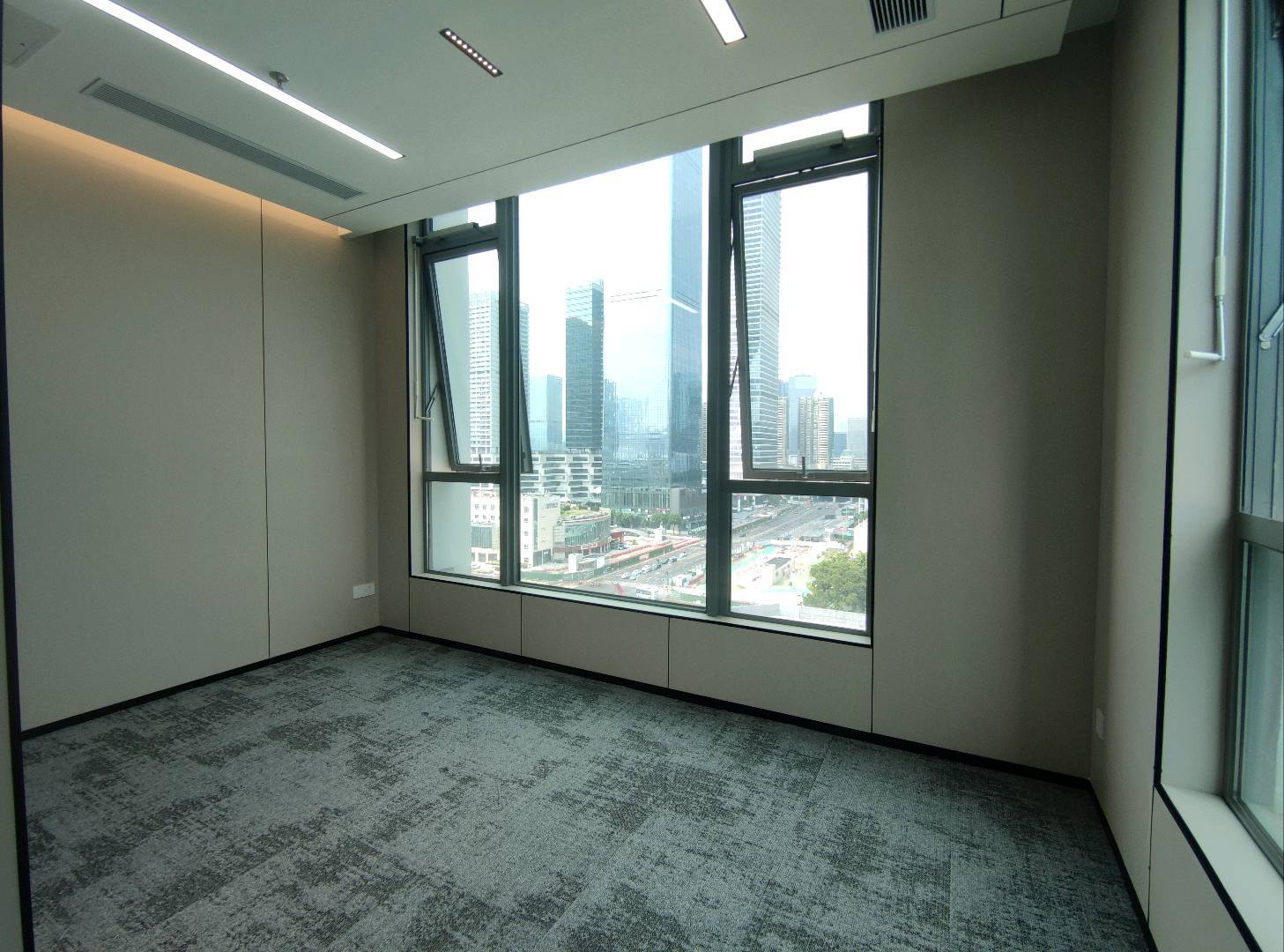 远望谷大厦136平米精装办公室出租_科技园 - 办公空间资料图 5 远望谷大厦 办公室隔间