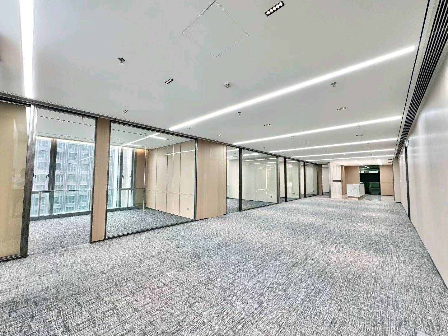 前海人寿大厦(华润前海大厦T1栋)455平米精装办公室出租_前海 - 办公空间资料图 3 前海人寿大厦(华润前海大厦T1栋) 办公室开间