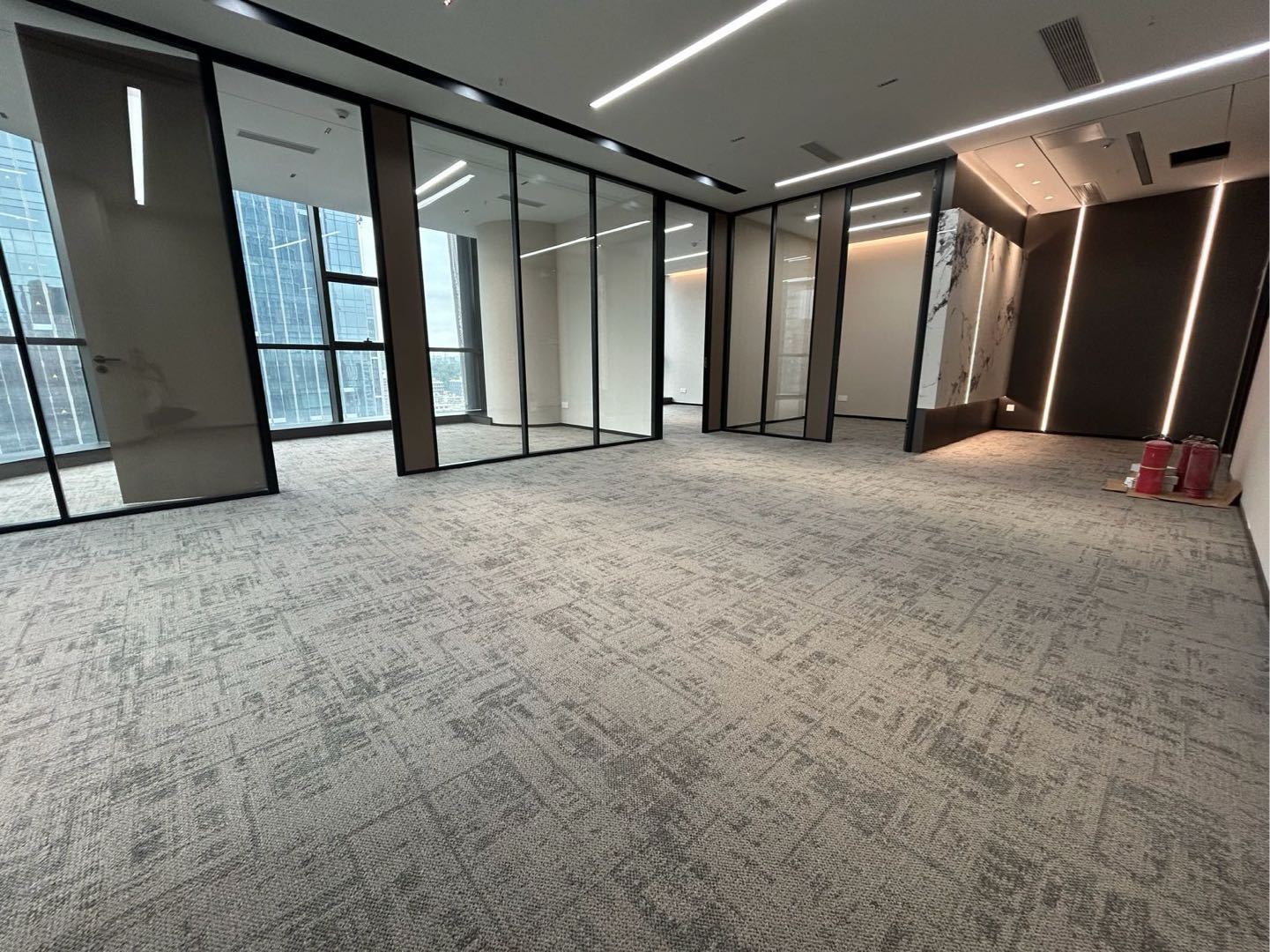 勤诚达大厦258平米豪装办公室出租_新安 - 办公空间资料图 3 勤诚达大厦 办公室开间
