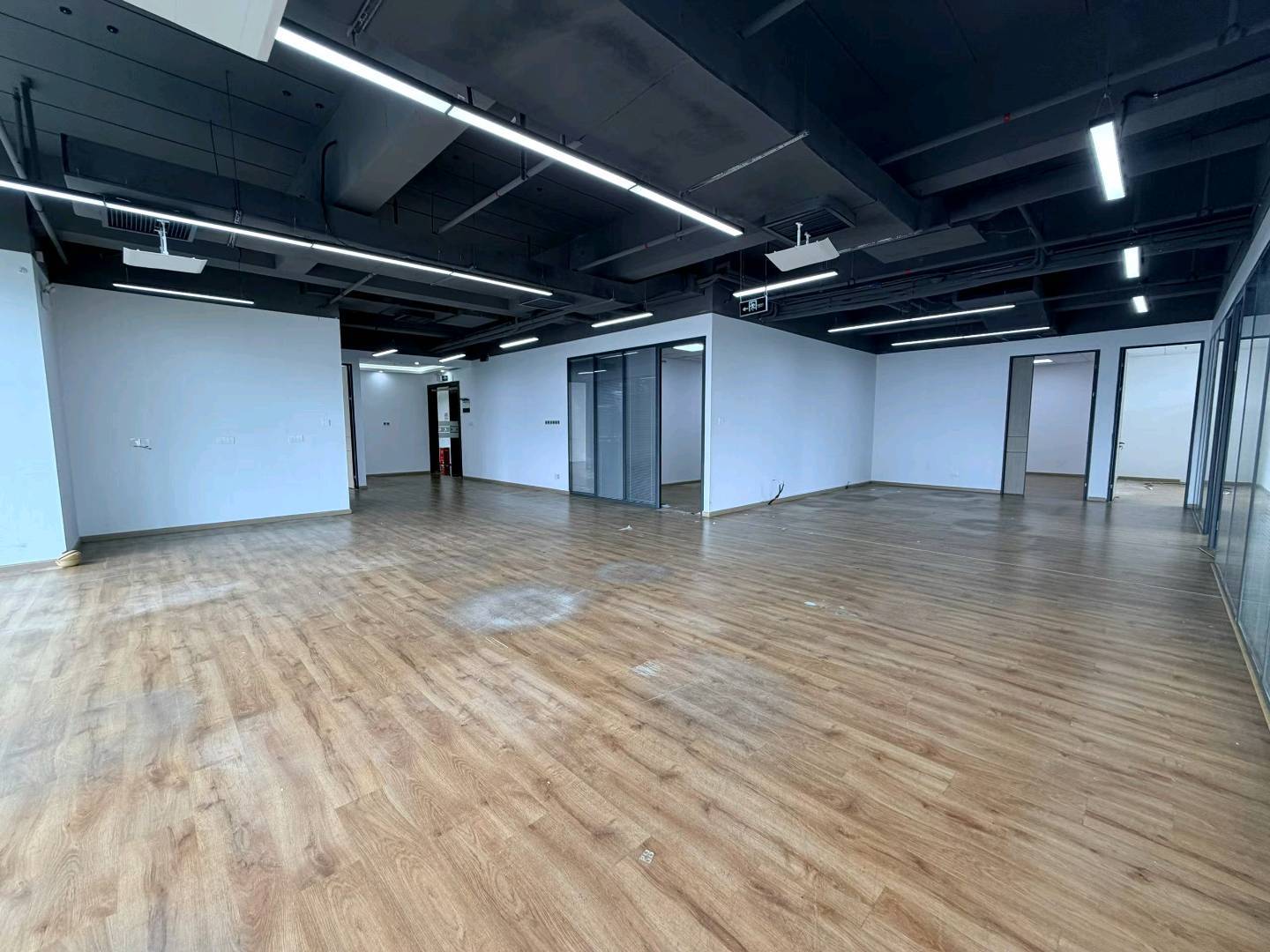 唐商科技大厦465平米精装办公室出租_南头 - 办公空间资料图 4 唐商科技大厦 办公室开间