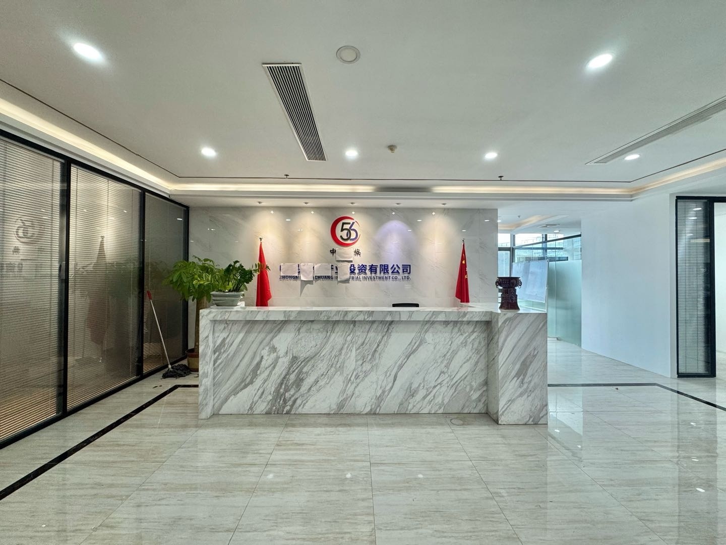 TCL国际E城523平米精装办公室出租_南头 - 办公空间资料图 9 TCL国际E城 前台